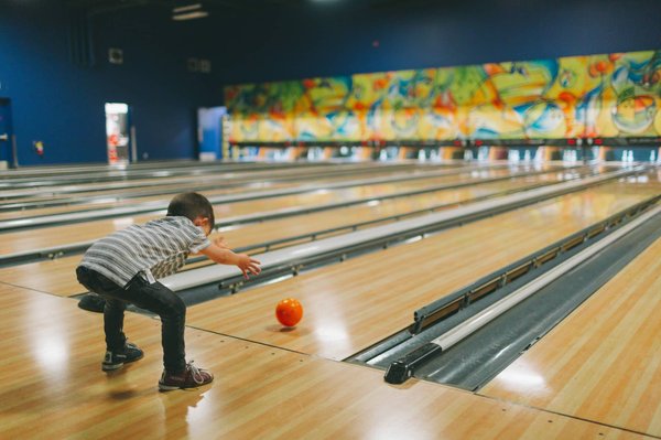Le bowling digital à Lyon : Des anniversaires inoubliables pour vos enfants