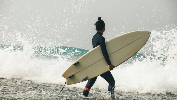 Explorez notre sélection de planches et accessoires dans notre magasin de surf en ligne!